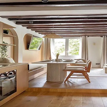 Refurbished - 2br6p - Chatelet 2*