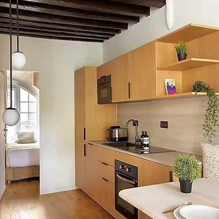 Hotel Refurbished - 2br6p - Chatelet 2*