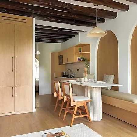 Refurbished - 2br6p - Chatelet